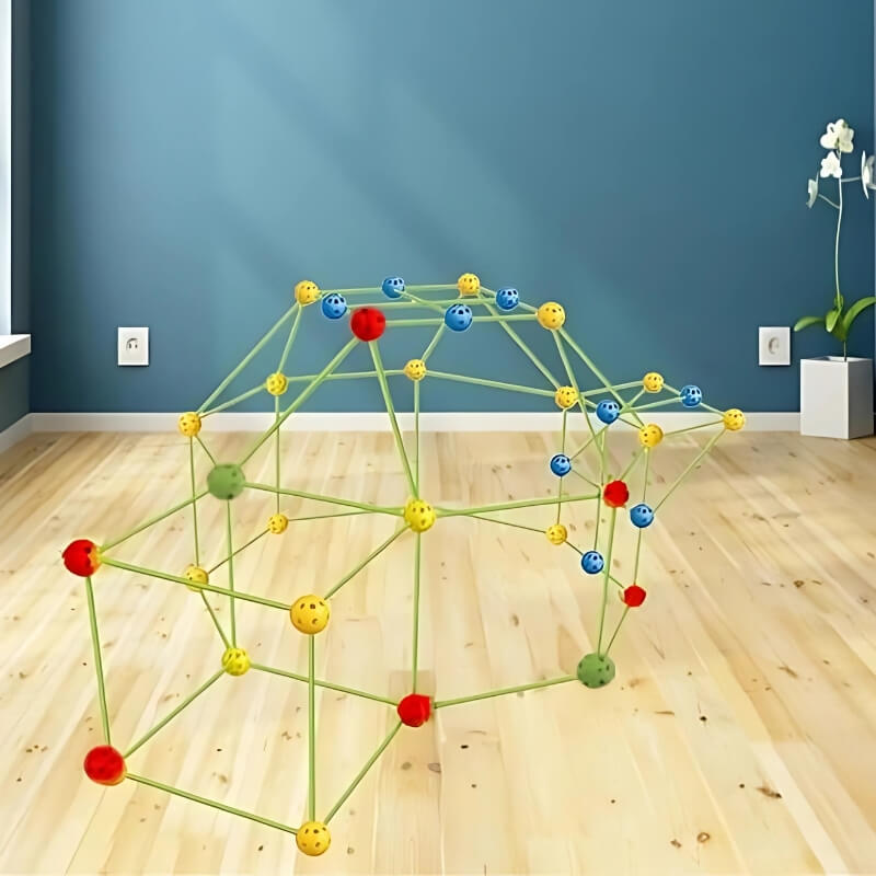 une-jolie-structure-entiges-plastique-vertes-avec-balles-à-jointer