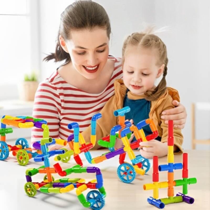 fille-maman-heureuses-motricité-colorée