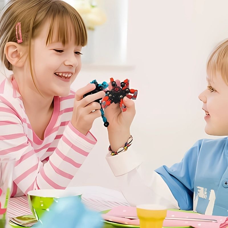 une-fille-de-8-ans-autiste-heureuse-avec-son-spinner
