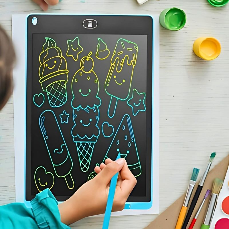 enfant-dessin-facile-grande-tablette-bleue