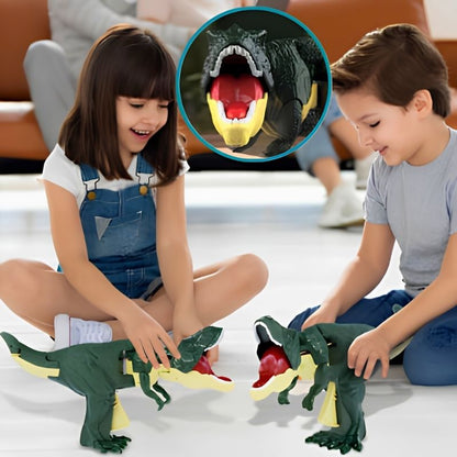 Un frère et une soeur jouent ensemble avec leur jouet dinosaure vert