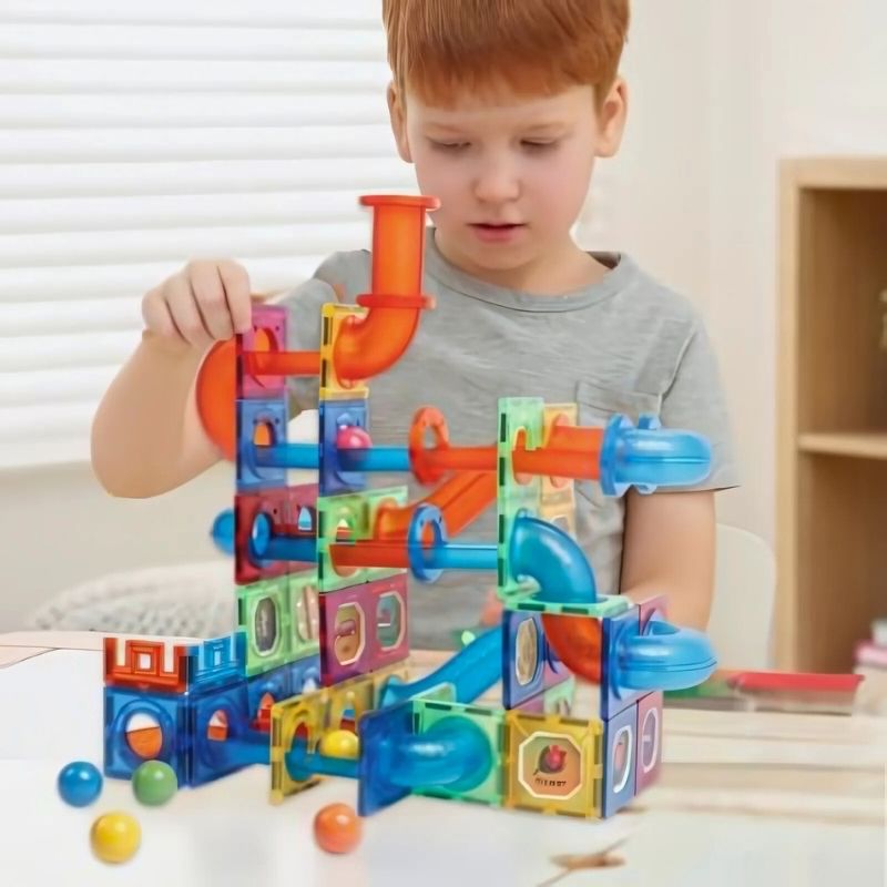 circuit de billes garçon 7 ans  jeu de construction aimanté
