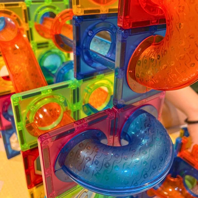 circuit de billes tunnels et passerelles colorees jeu pour enfant