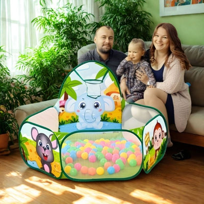 famille heureuse de leur piscine a balle animaux