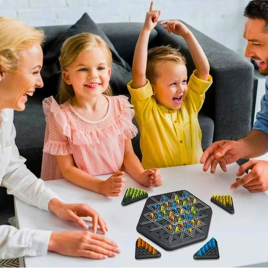 famille qui joue à un jeu de société élastique plateau noir