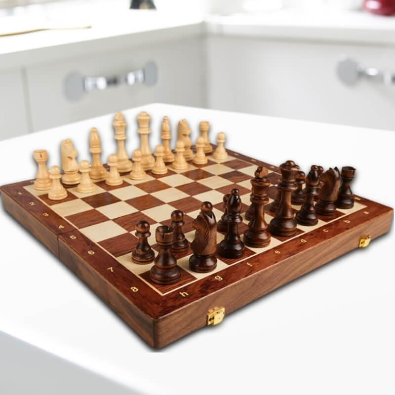 JEU D'ÉCHEC EN BOIS