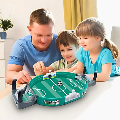 papa-et-enfants-jouent-ensemble-à-la-table-de-la-cuisine