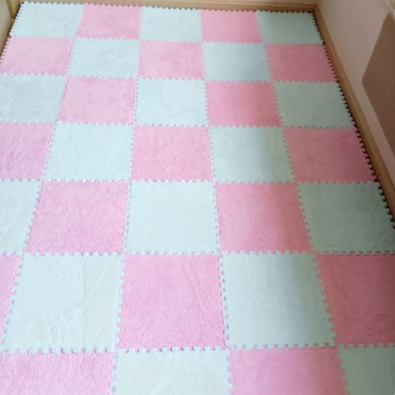 magnifique plancher confortable chaud tapis puzzle gris rose duveté