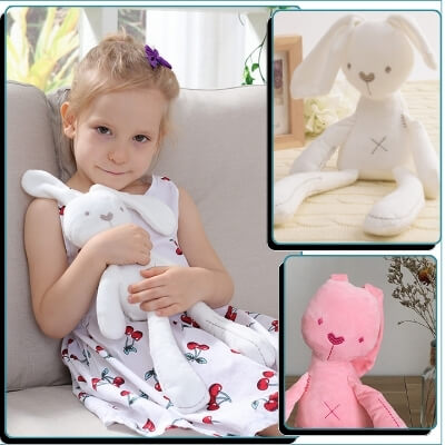 Une jolie-fillette-de-6-ans-qui-tient-sa-peluche-lapin-aux-grandes-oreilles-dans-ses-bras