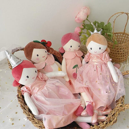 quatre-poupees-mignonnes-princesse-paysanne-ballerine-dame-avec-belle-robe