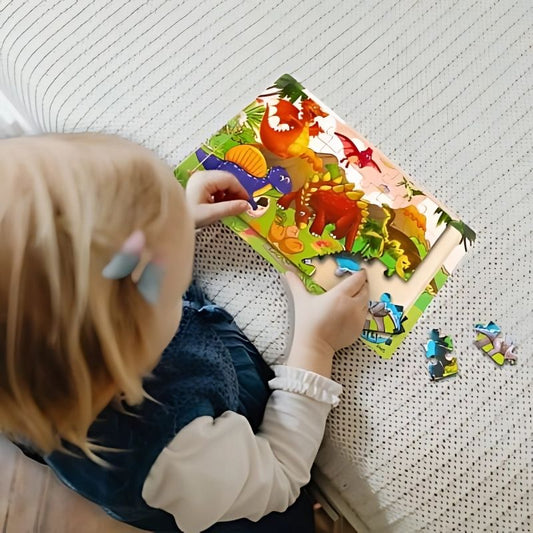 fille-2-ans-fait-un-puzzle-dinosaure-pièces-douces