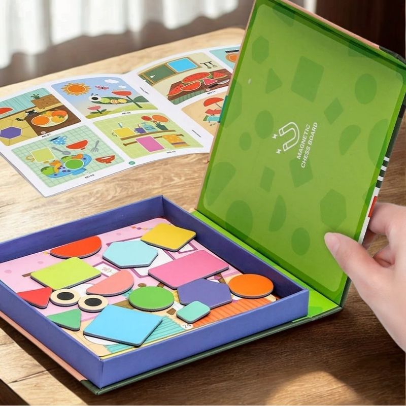puzzle magnétique avec formes et couleurs vives à assembler