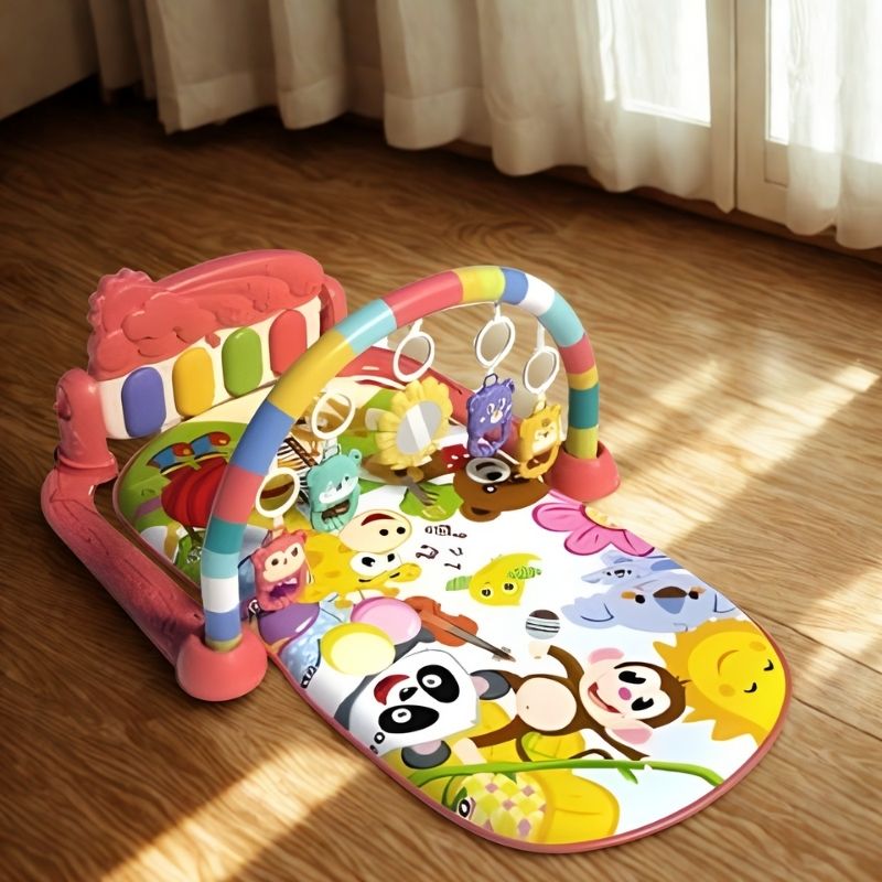 tapis d'éveil bébé sur le sol dans un salon