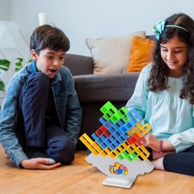tetra-tower-jeu-de-société-enfant